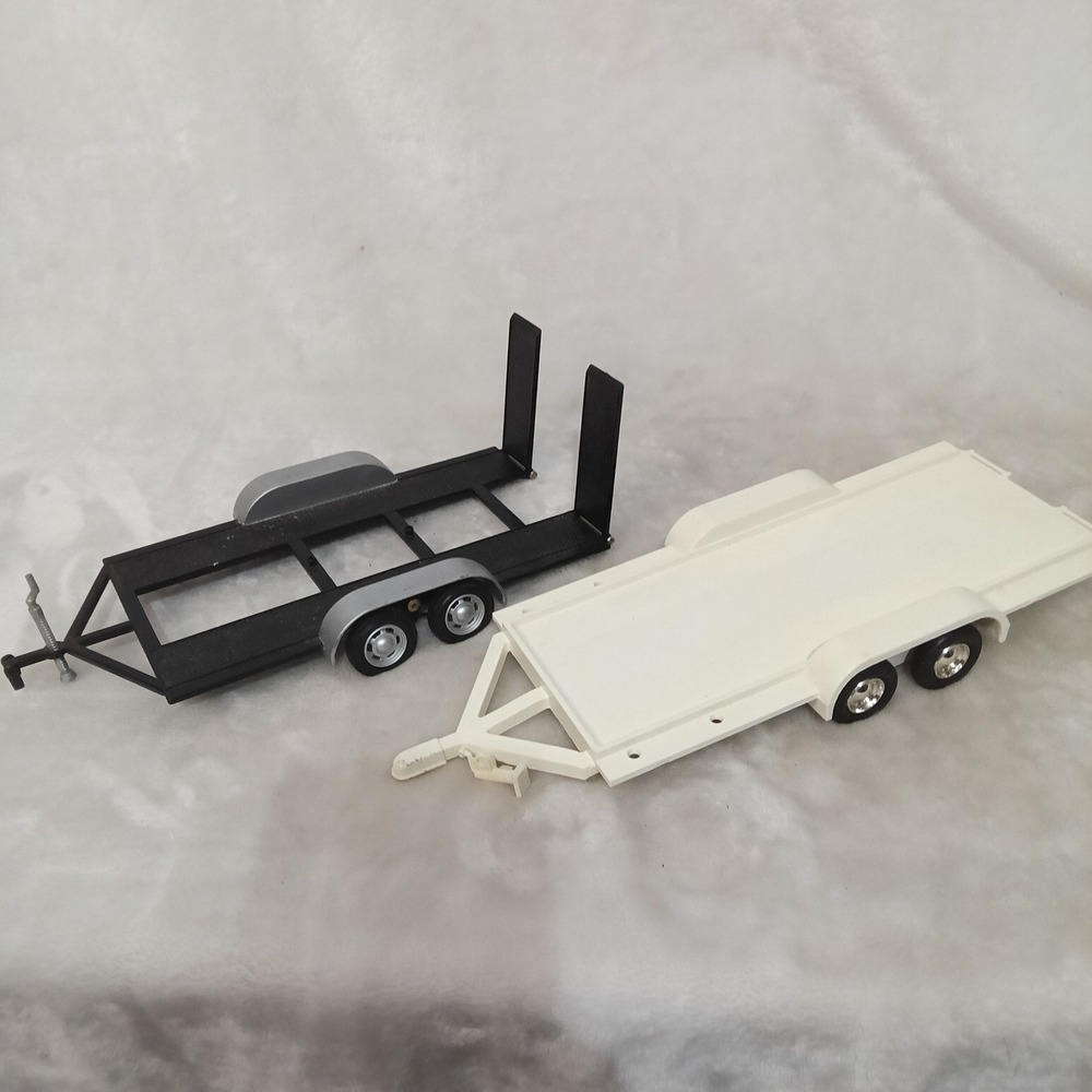 Ertl 1/18 Scale Car Hauler White + Black Diecast Trailer Lot